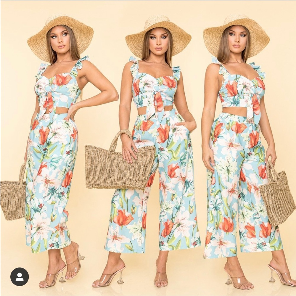 Beautiful flowers set. 😍